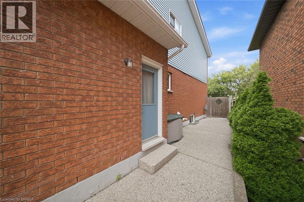 92 National Drive, Hamilton, ON