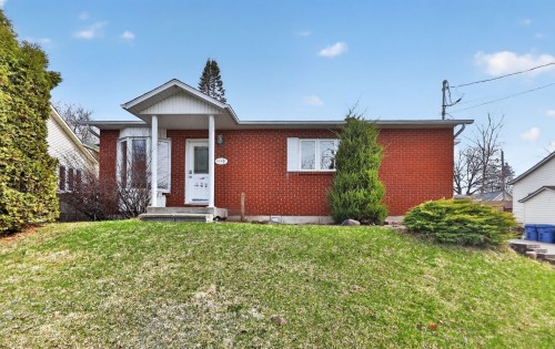 1133 24e Avenue  Saint-Jérôme, QC J7Z 3J1
