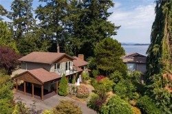 10496 Jocelyn Pl Sidney, BC V8L 2P5
