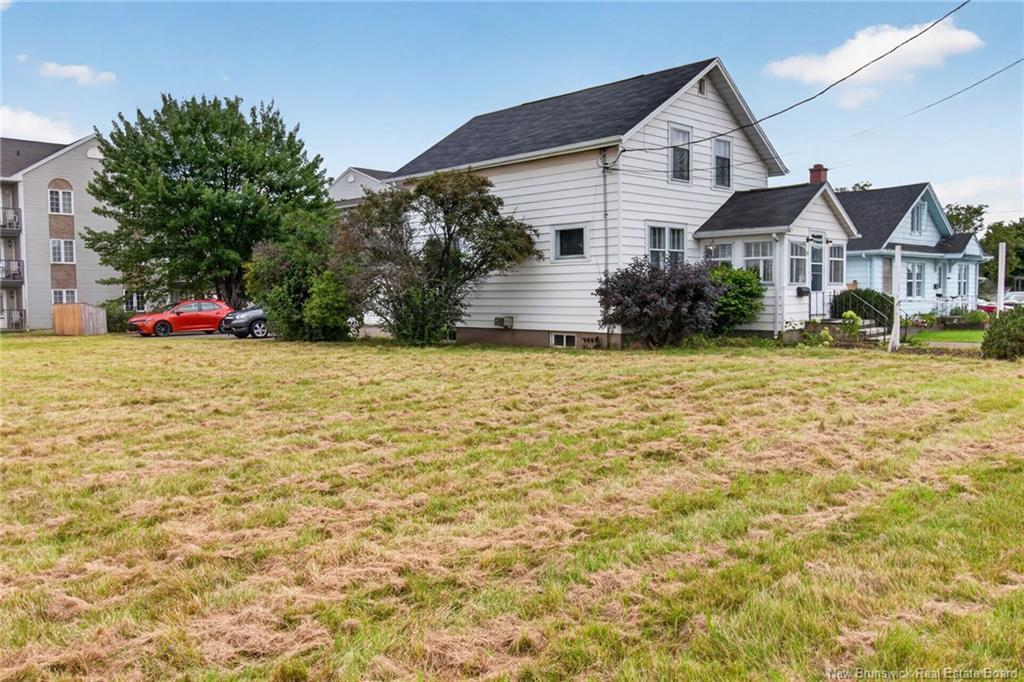 436 Champlain St, Dieppe, NB