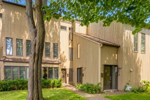 4114 Rue de la Seine  Laval (Chomedey), QC H7W 2S3