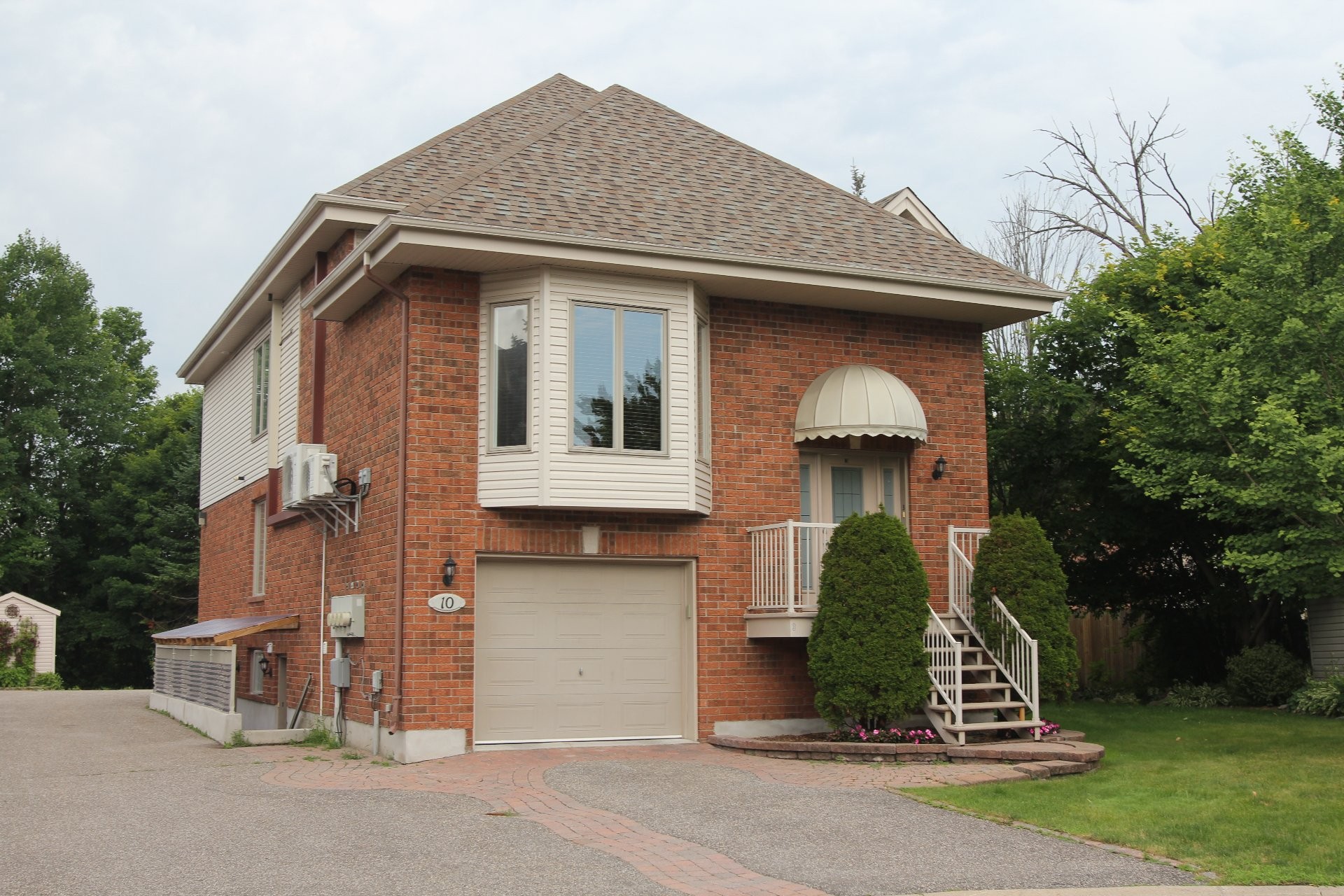 Front of Structure - 3-10 Rue De La Cime, Gatineau (Hull), QC