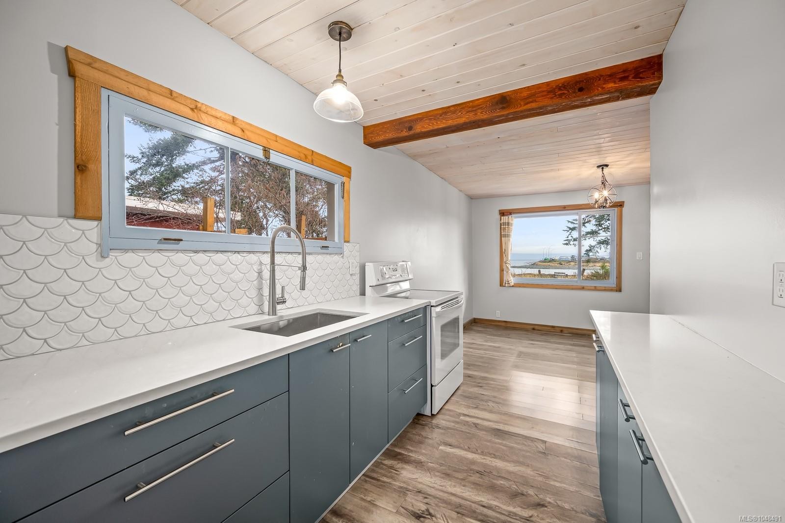 1426 Wilkinson Rd, Comox, BC