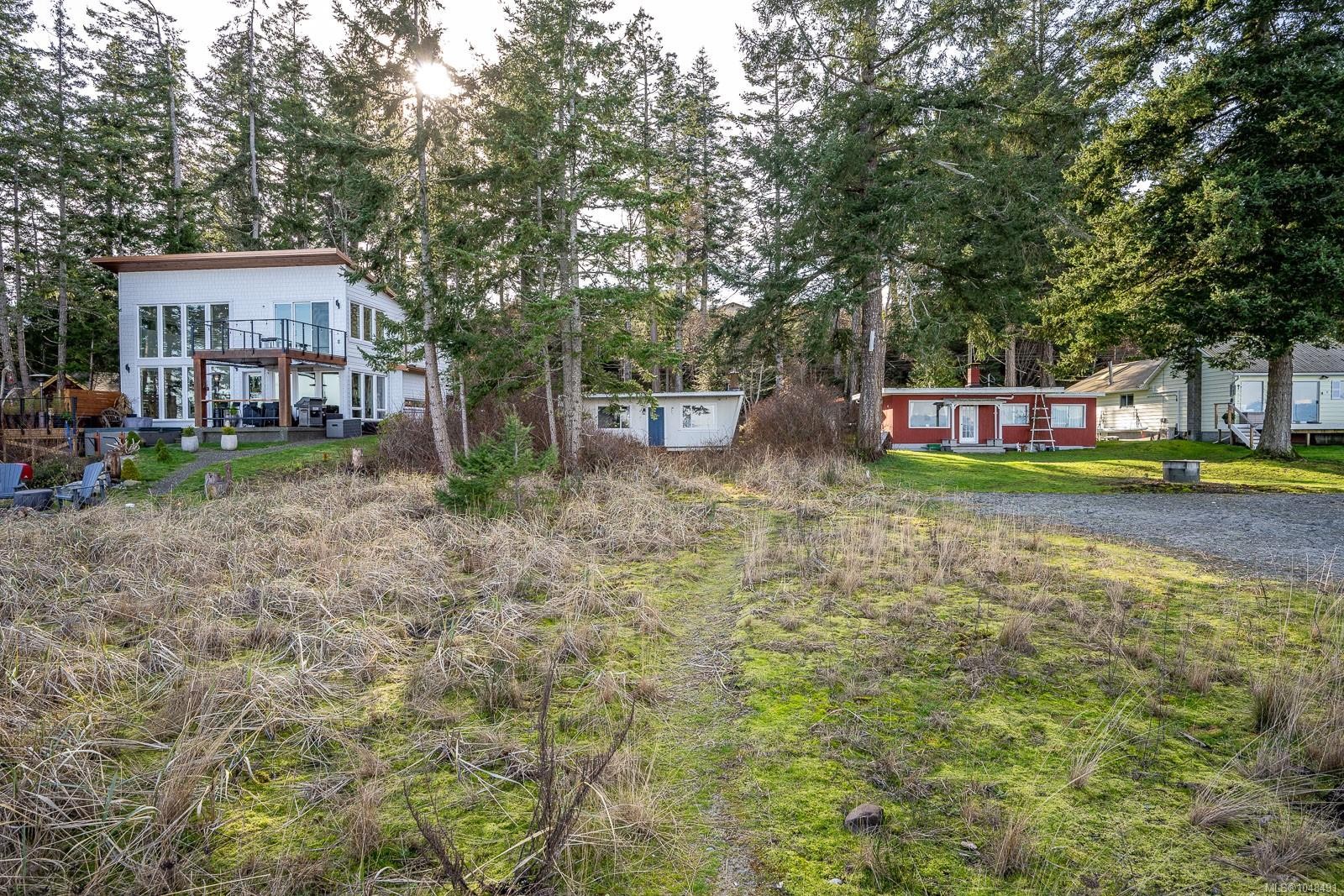 1426 Wilkinson Rd, Comox, BC