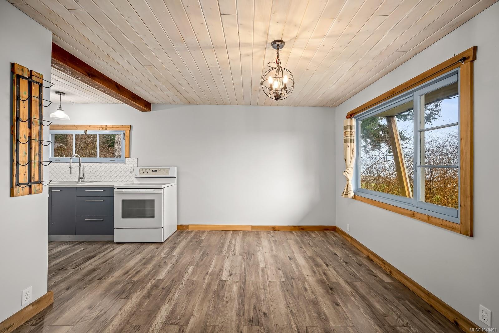 1426 Wilkinson Rd, Comox, BC