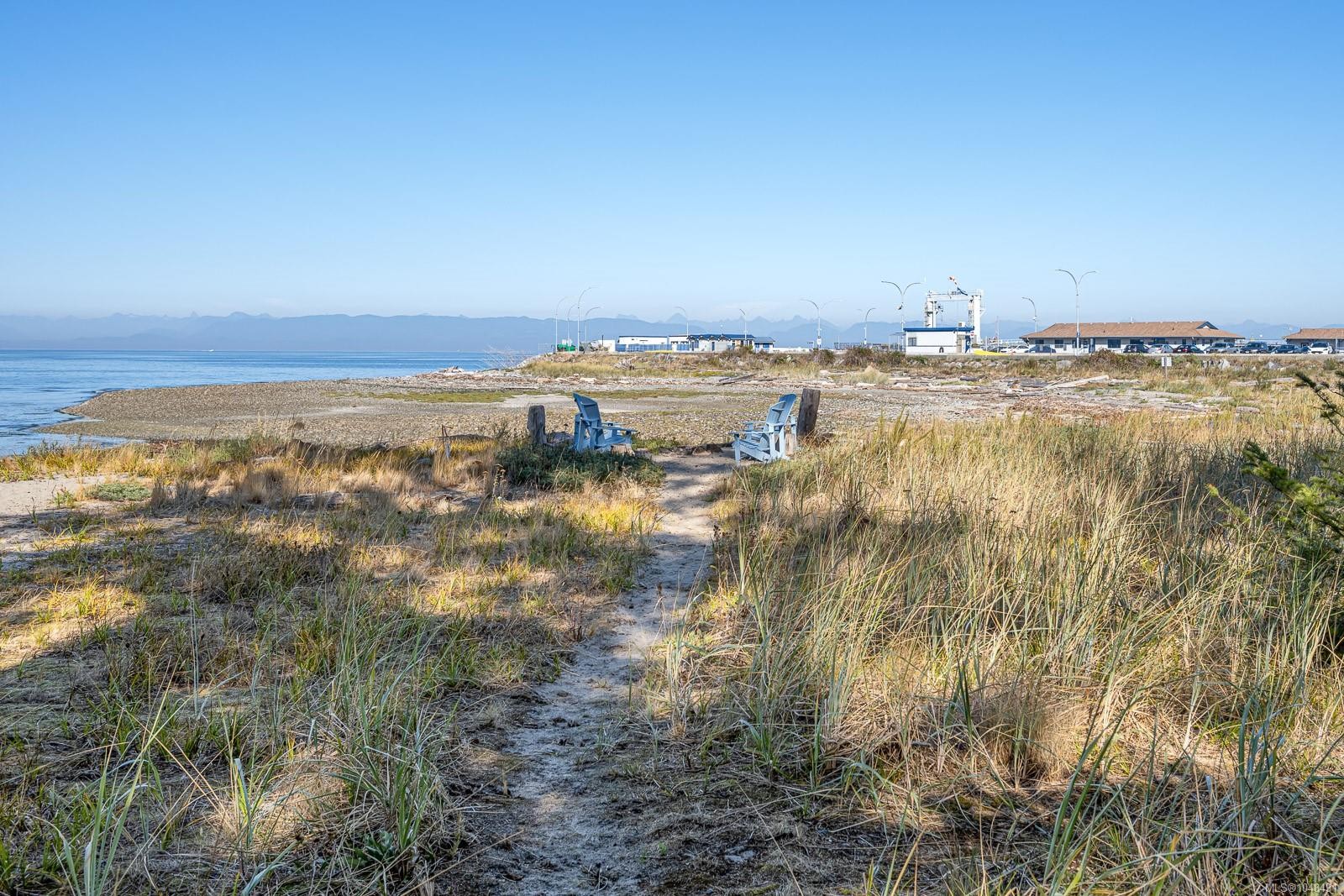 1426 Wilkinson Rd, Comox, BC