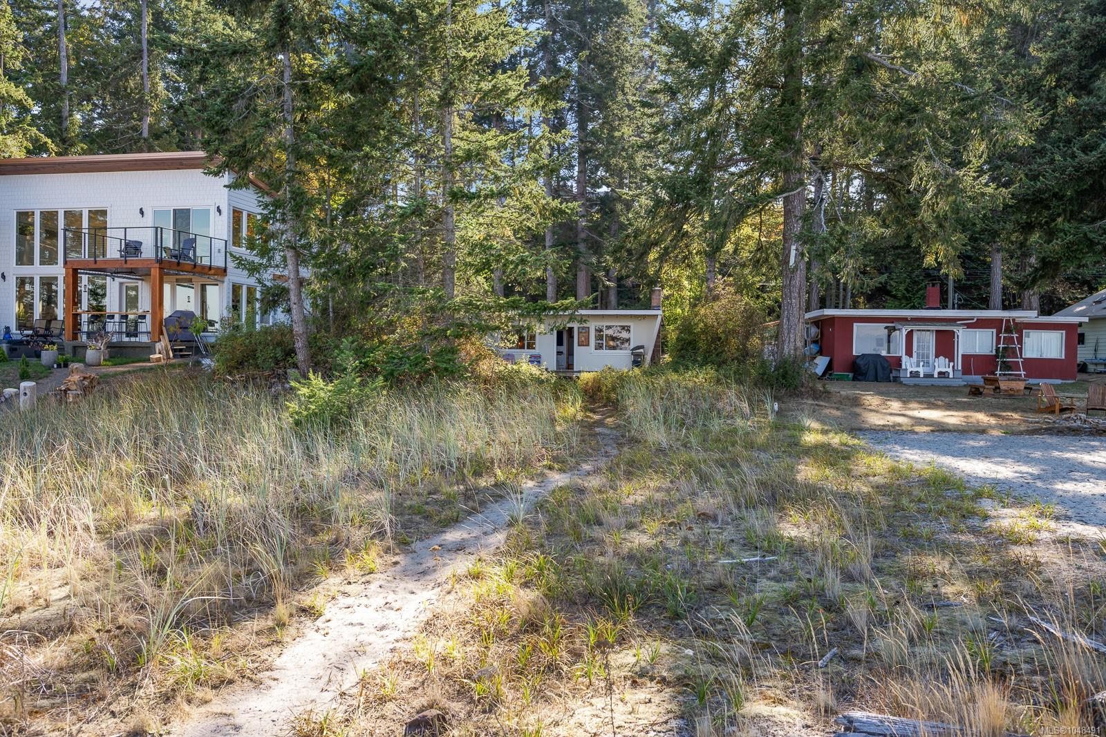 1426 Wilkinson Rd, Comox, BC