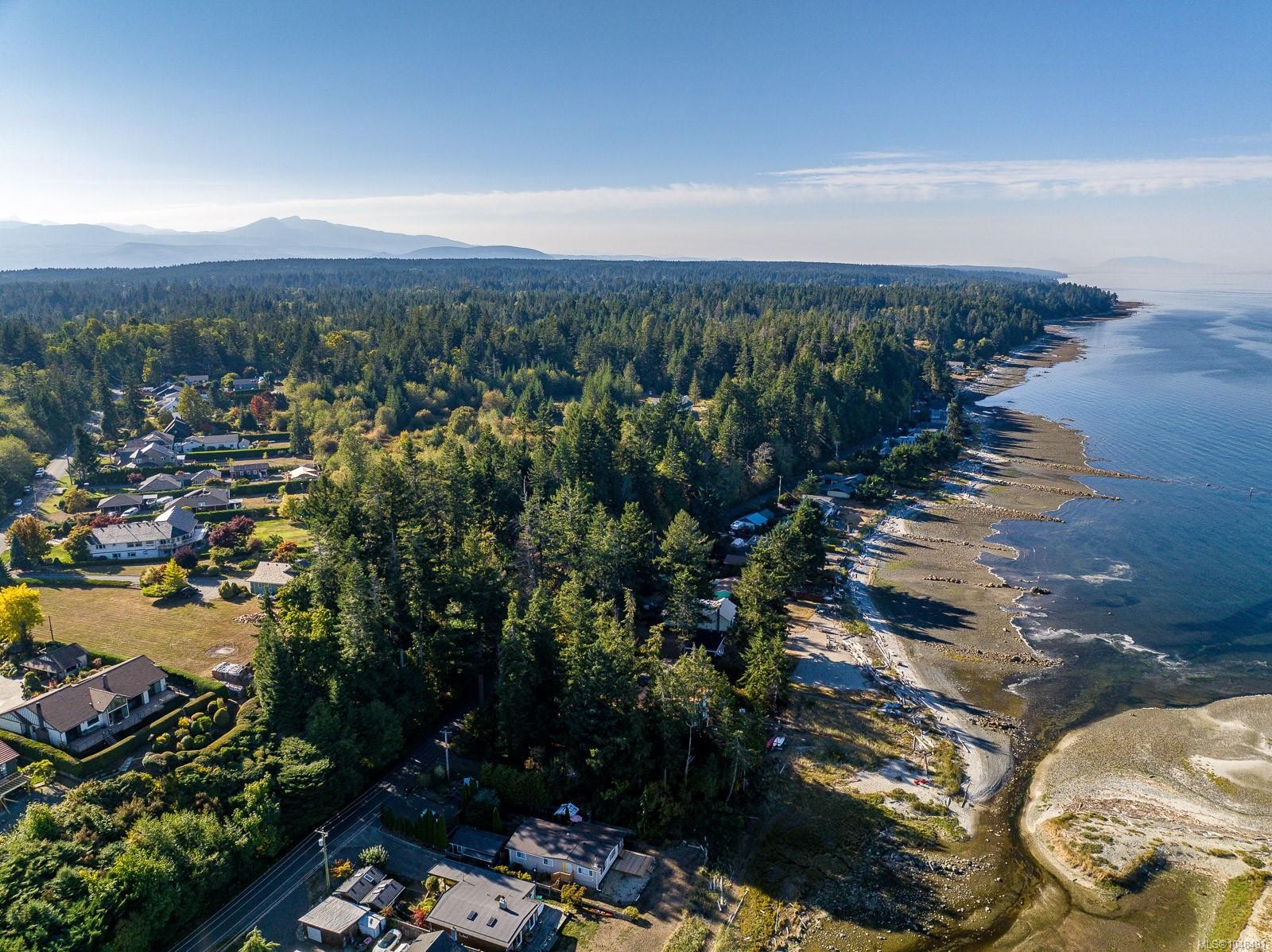 1426 Wilkinson Rd, Comox, BC