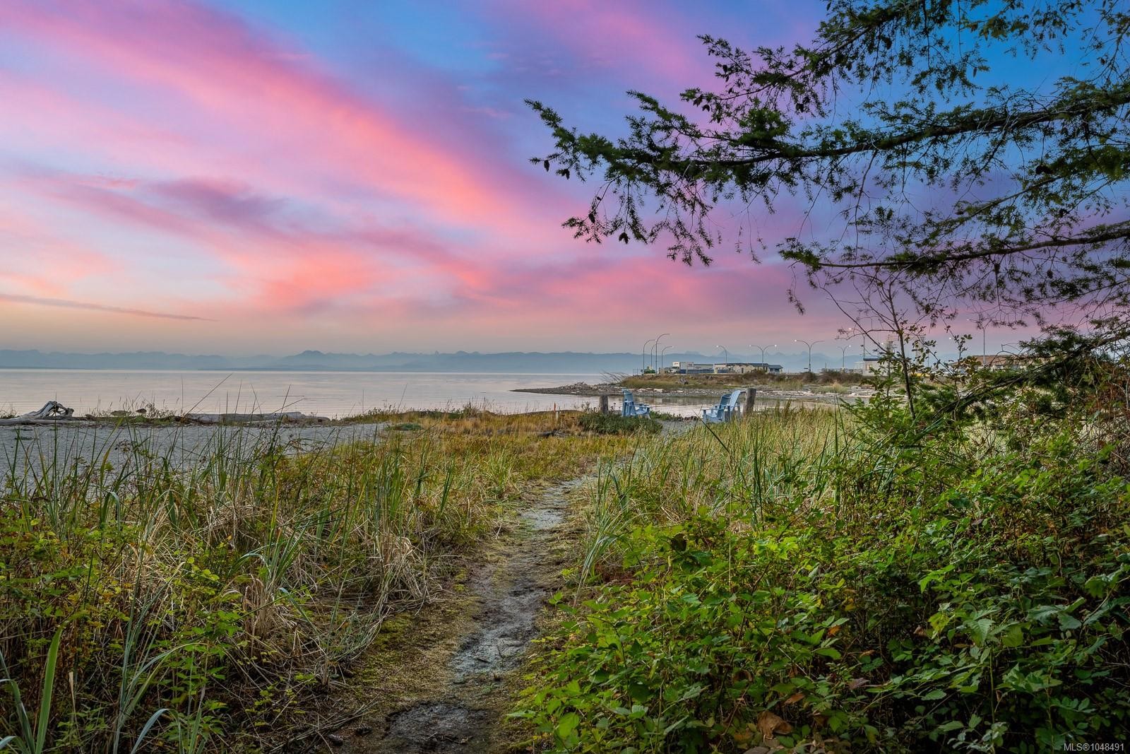1426 Wilkinson Rd, Comox, BC