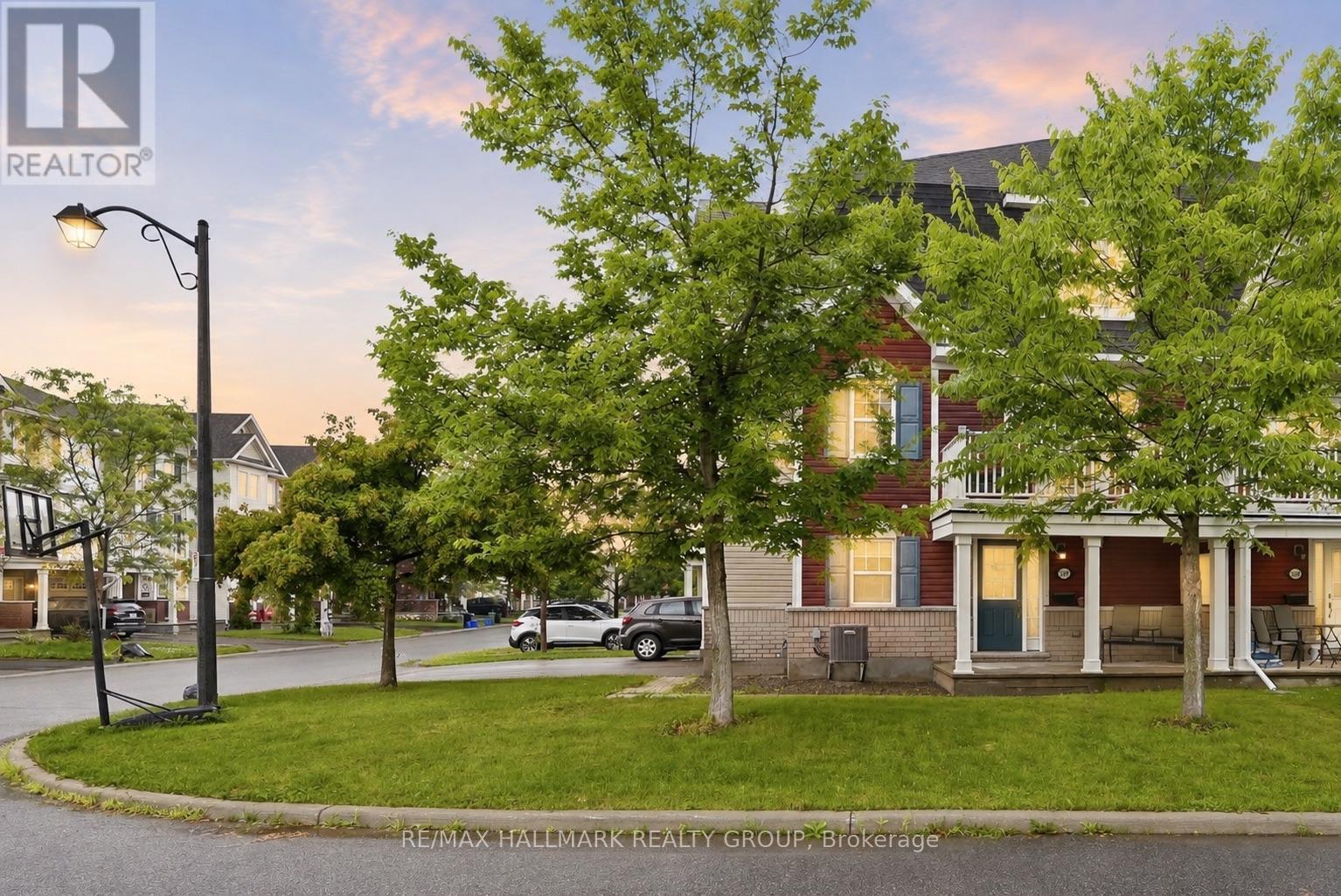 588 Foxlight Circle, Ottawa, ON