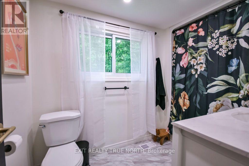 27 Nida Drive, Tiny, ON