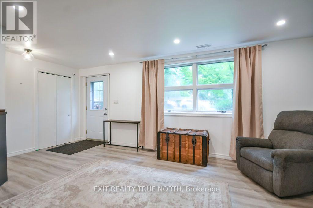 27 Nida Drive, Tiny, ON
