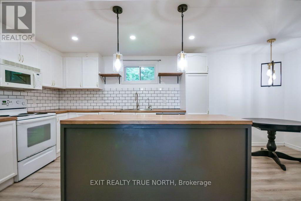 27 Nida Drive, Tiny, ON