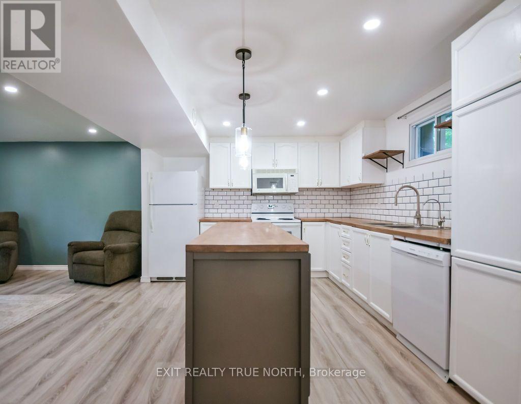 27 Nida Drive, Tiny, ON