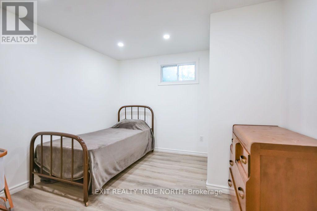 27 Nida Drive, Tiny, ON