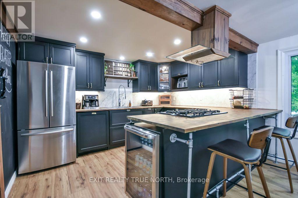 27 Nida Drive, Tiny, ON