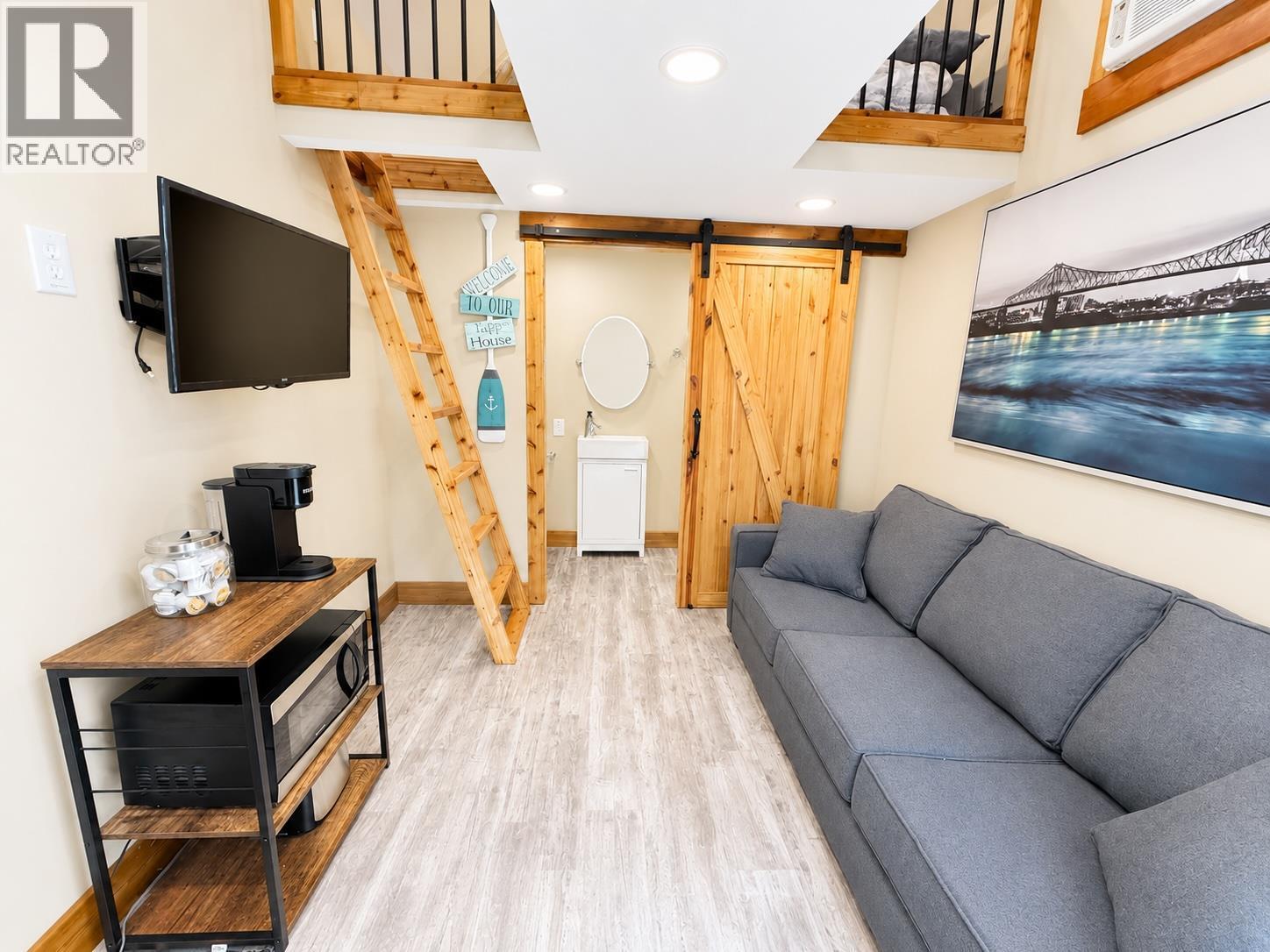 3981 Eagle Bay Road, Eagle Bay, BC