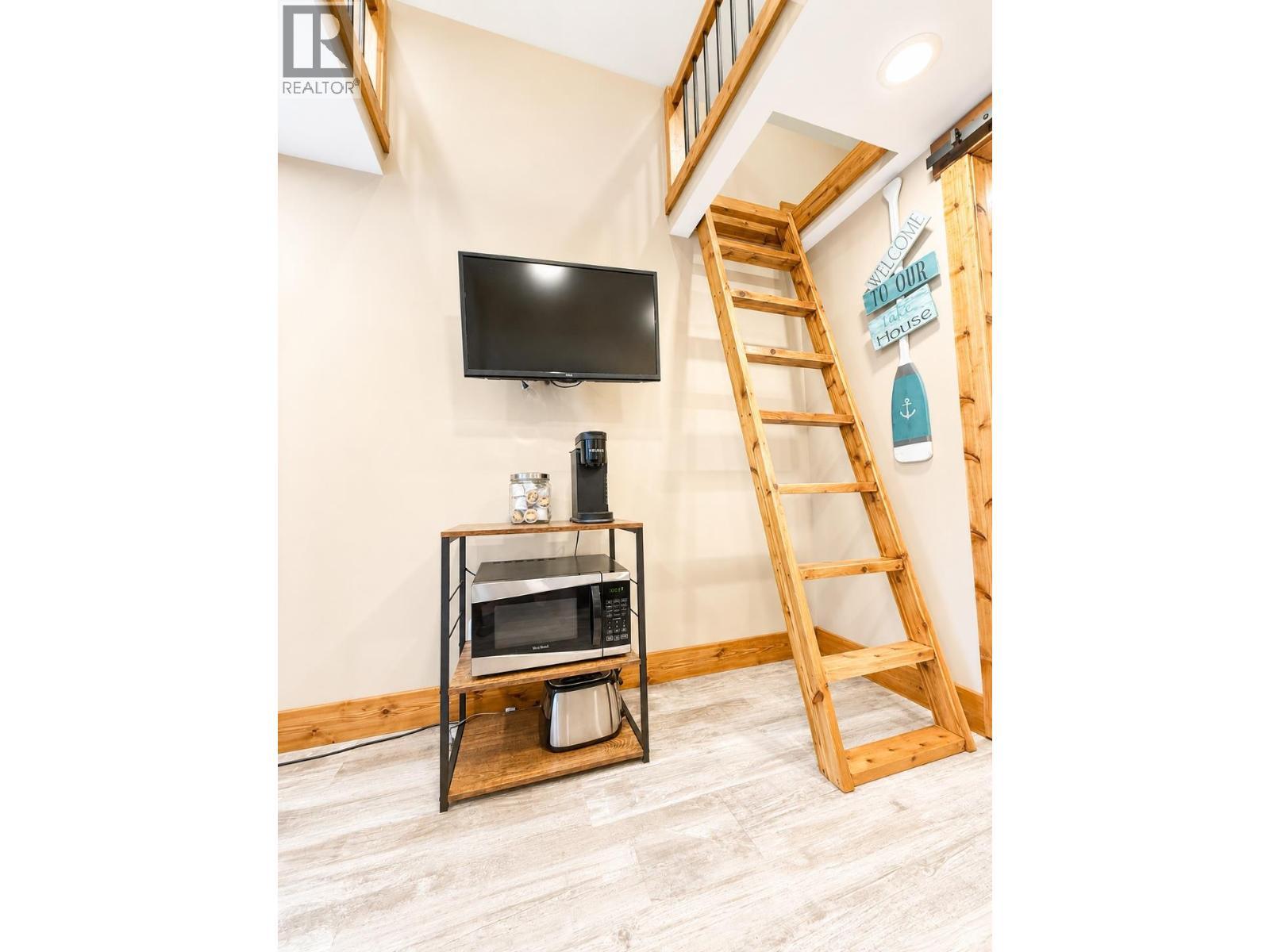 3981 Eagle Bay Road, Eagle Bay, BC