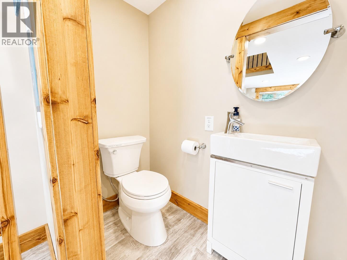 3981 Eagle Bay Road, Eagle Bay, BC