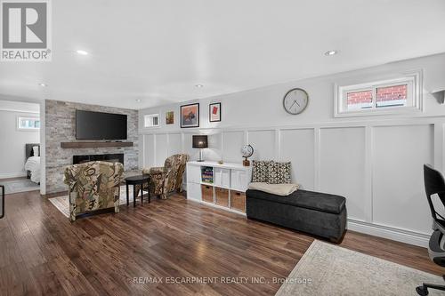 24 Castlefield Drive, Hamilton, ON 