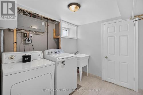 24 Castlefield Drive, Hamilton, ON 