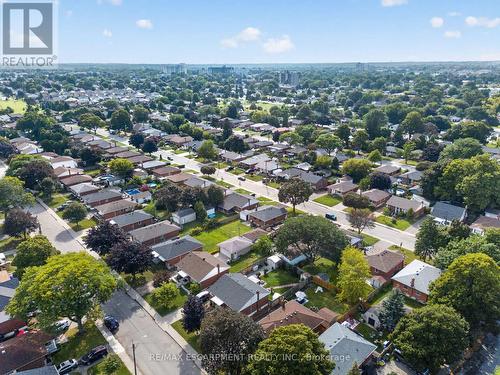 24 Castlefield Drive, Hamilton, ON 
