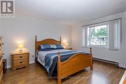 Primary bedroom - 