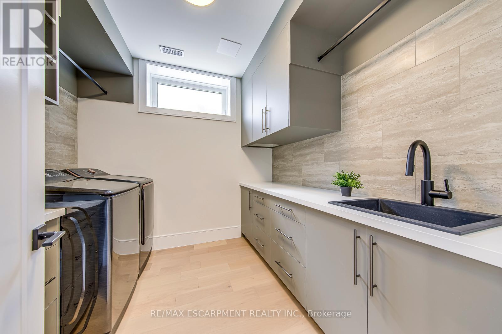 1411 Mountain Grove Avenue, Burlington, ON