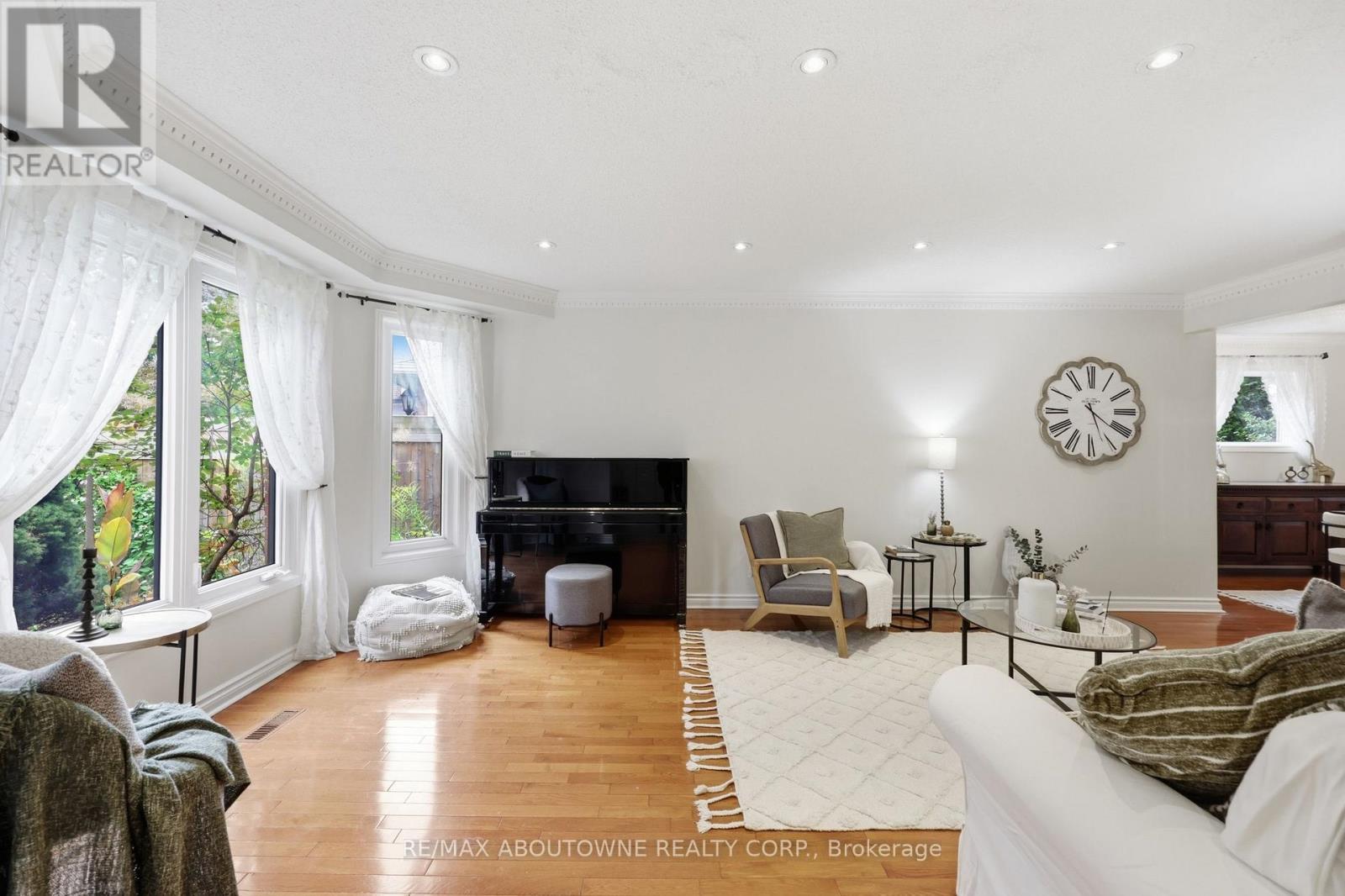 572 Harmony Avenue, Burlington, ON
