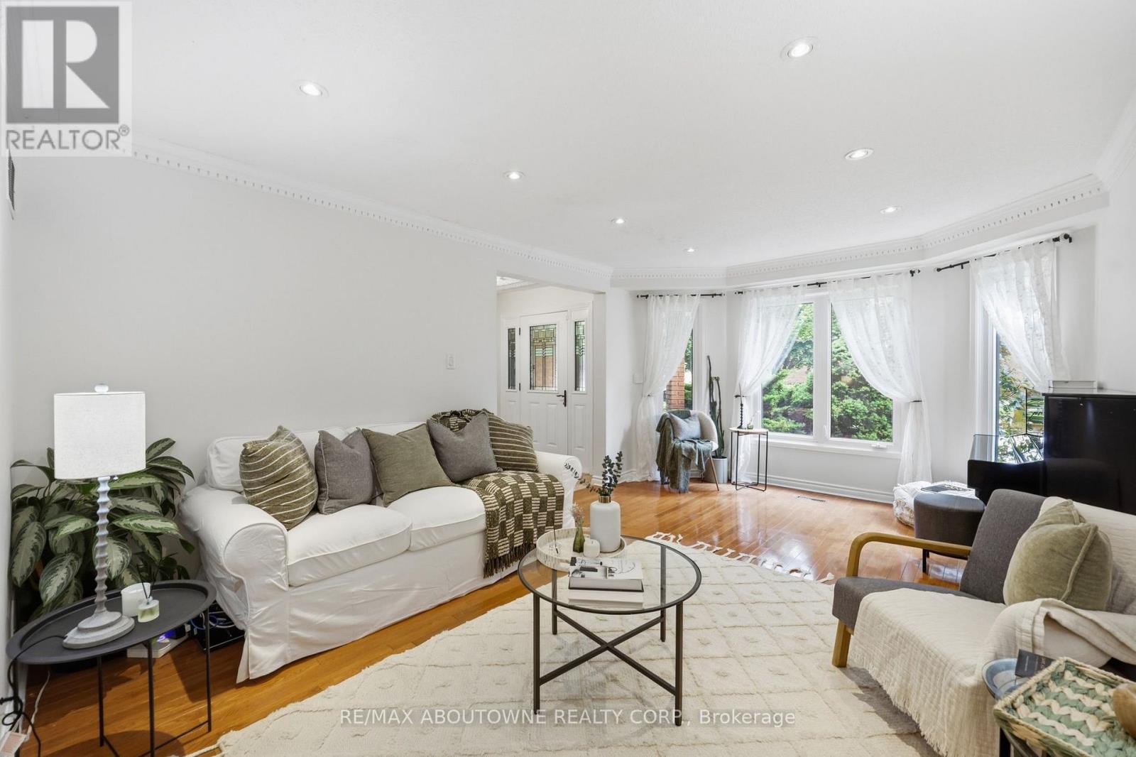 572 Harmony Avenue, Burlington, ON