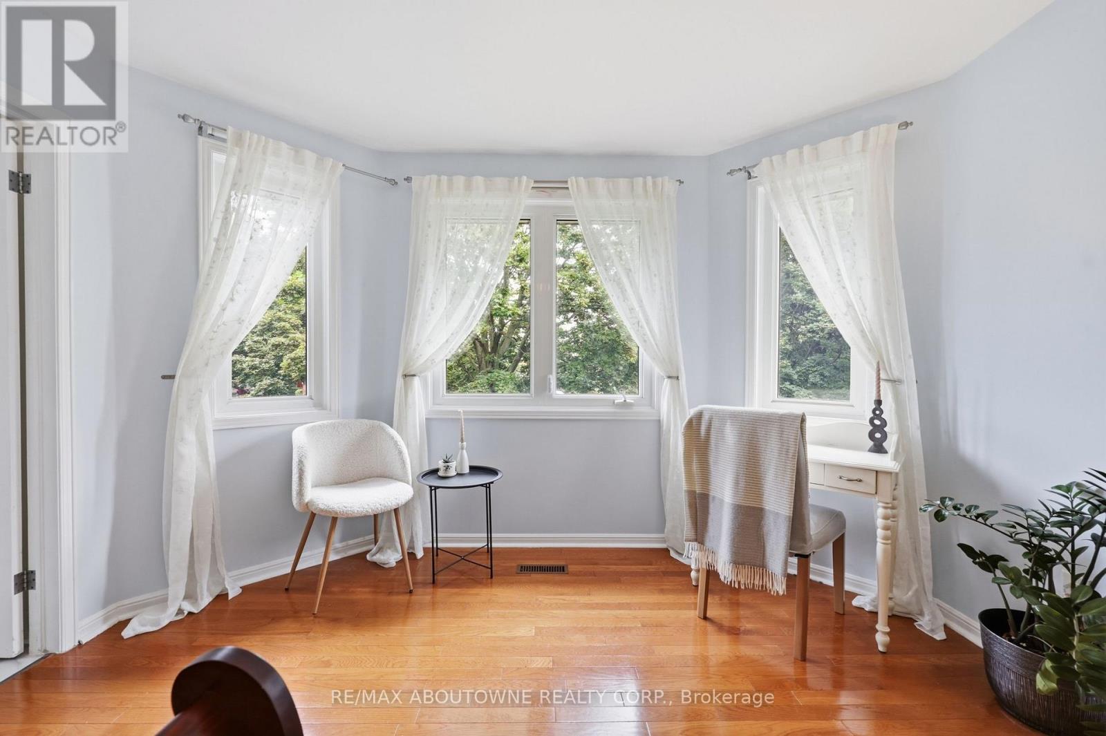 572 Harmony Avenue, Burlington, ON