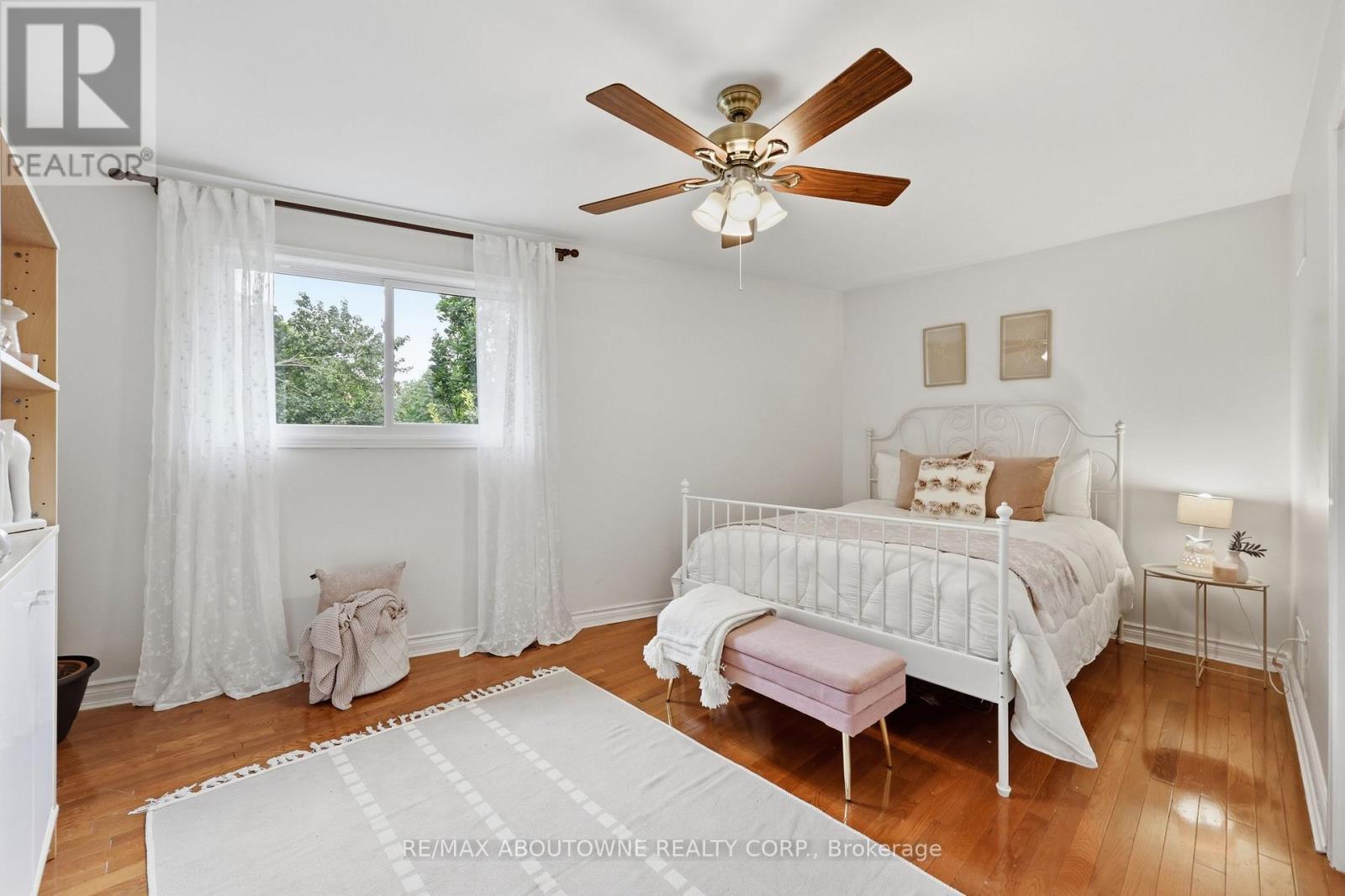 572 Harmony Avenue, Burlington, ON