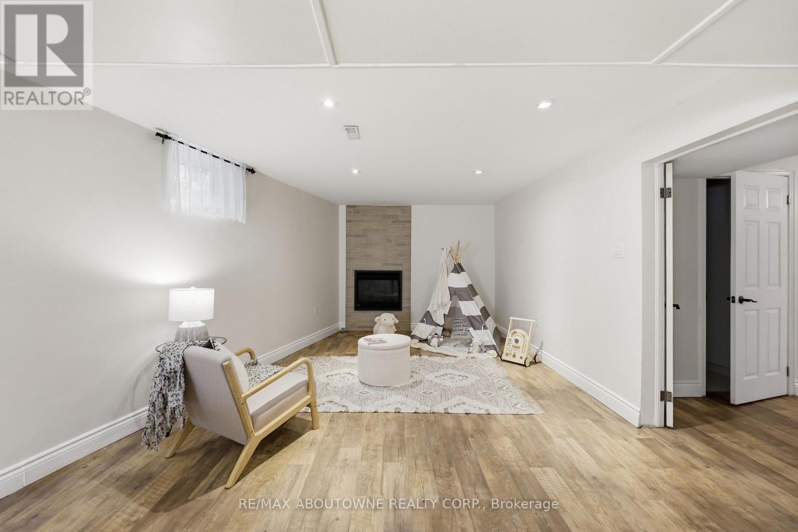 572 Harmony Avenue, Burlington, ON