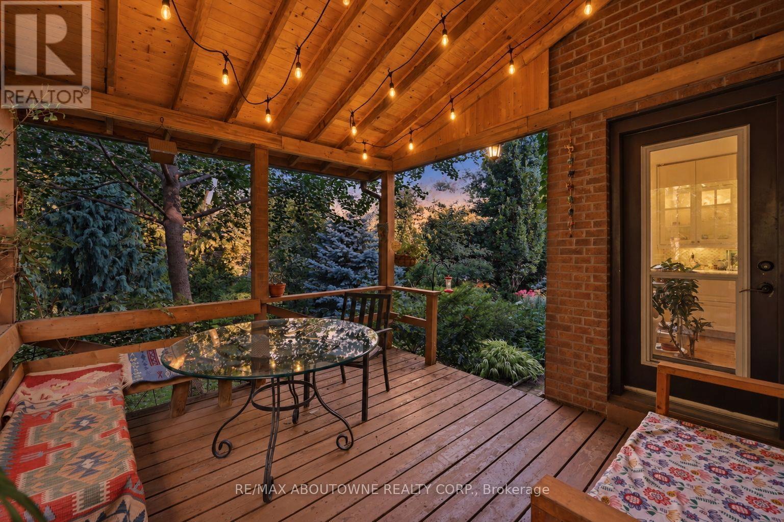 572 Harmony Avenue, Burlington, ON