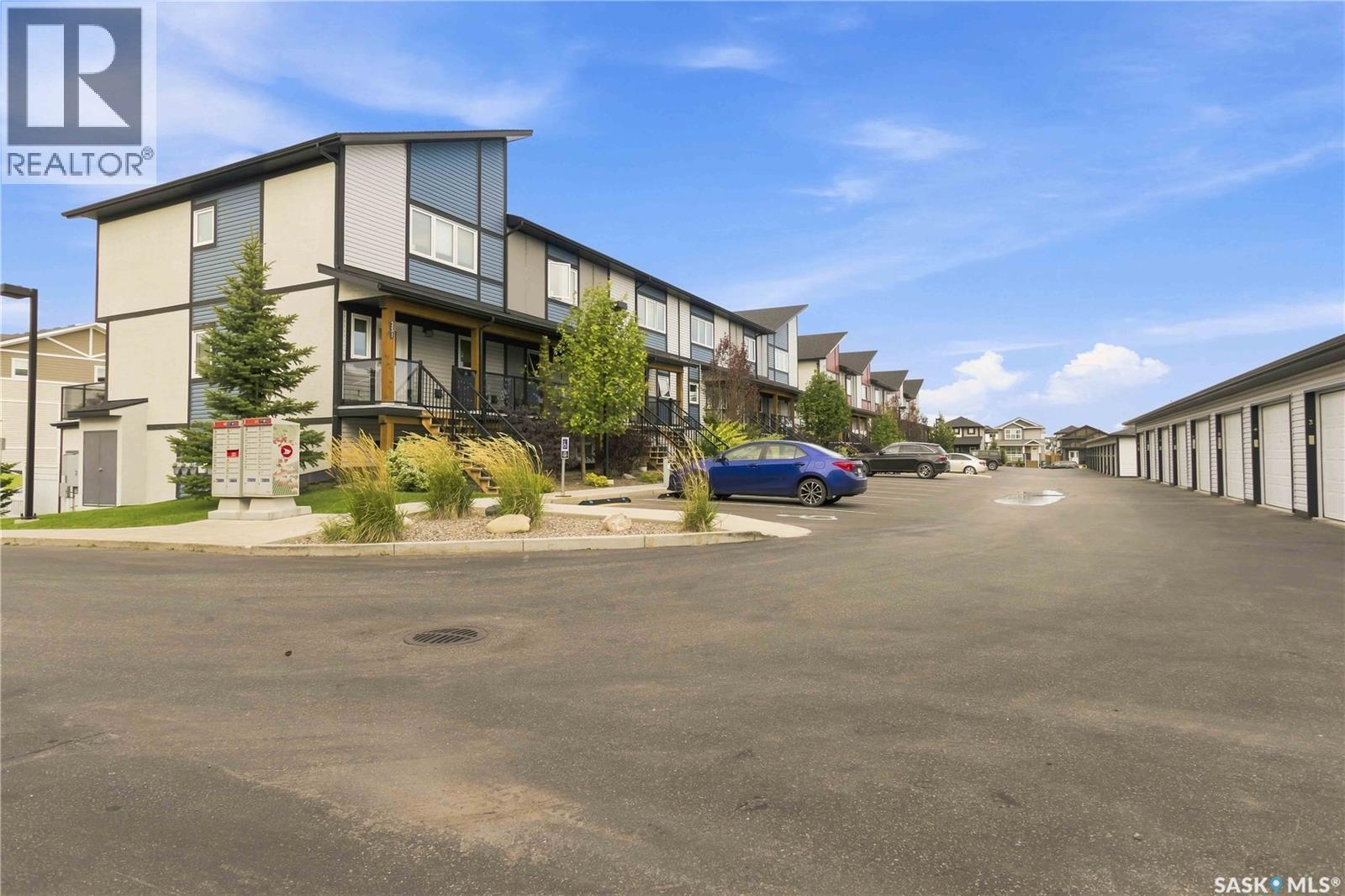 257 250 Akhtar Bend, Saskatoon, SK