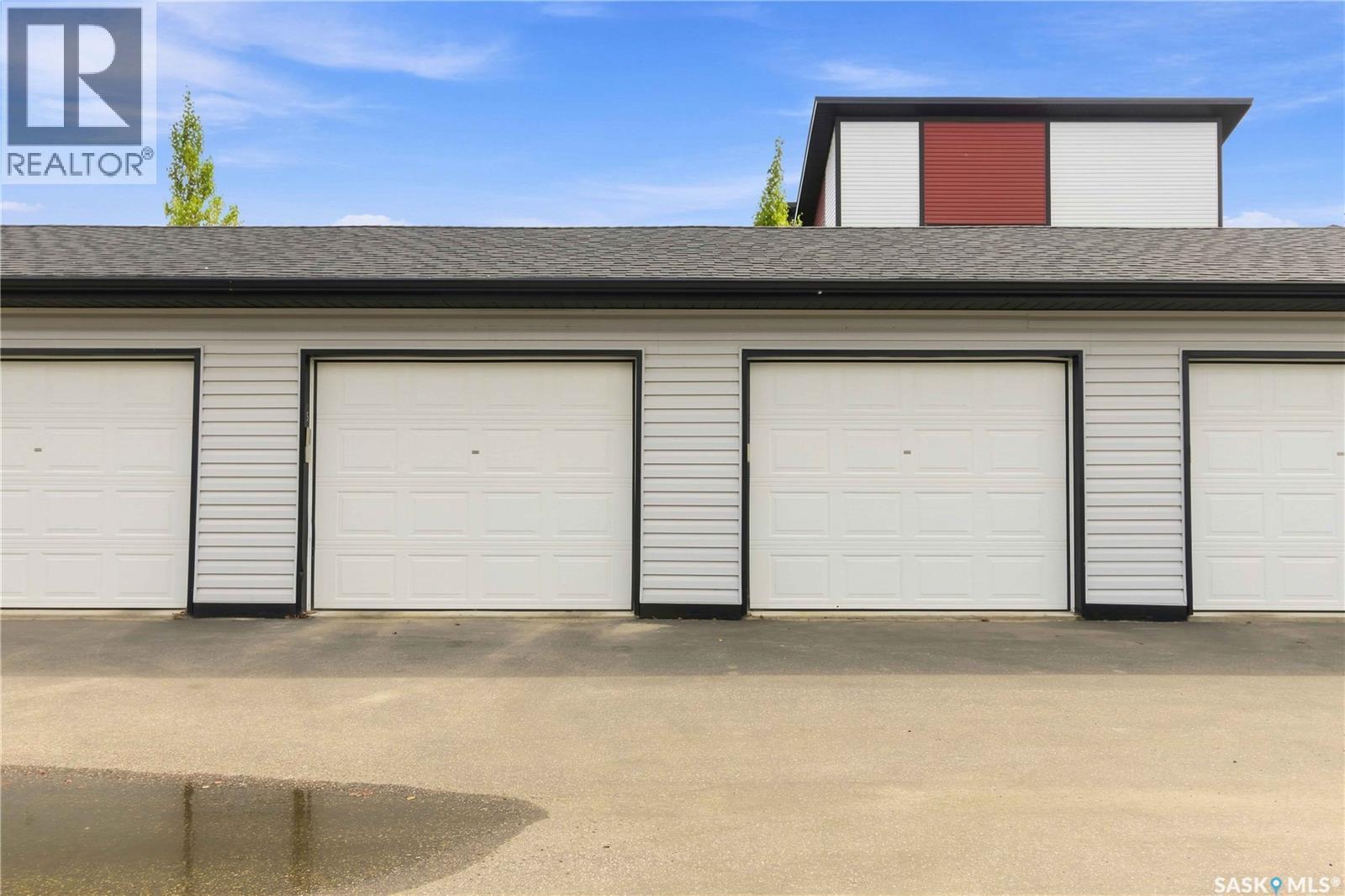 257 250 Akhtar Bend, Saskatoon, SK