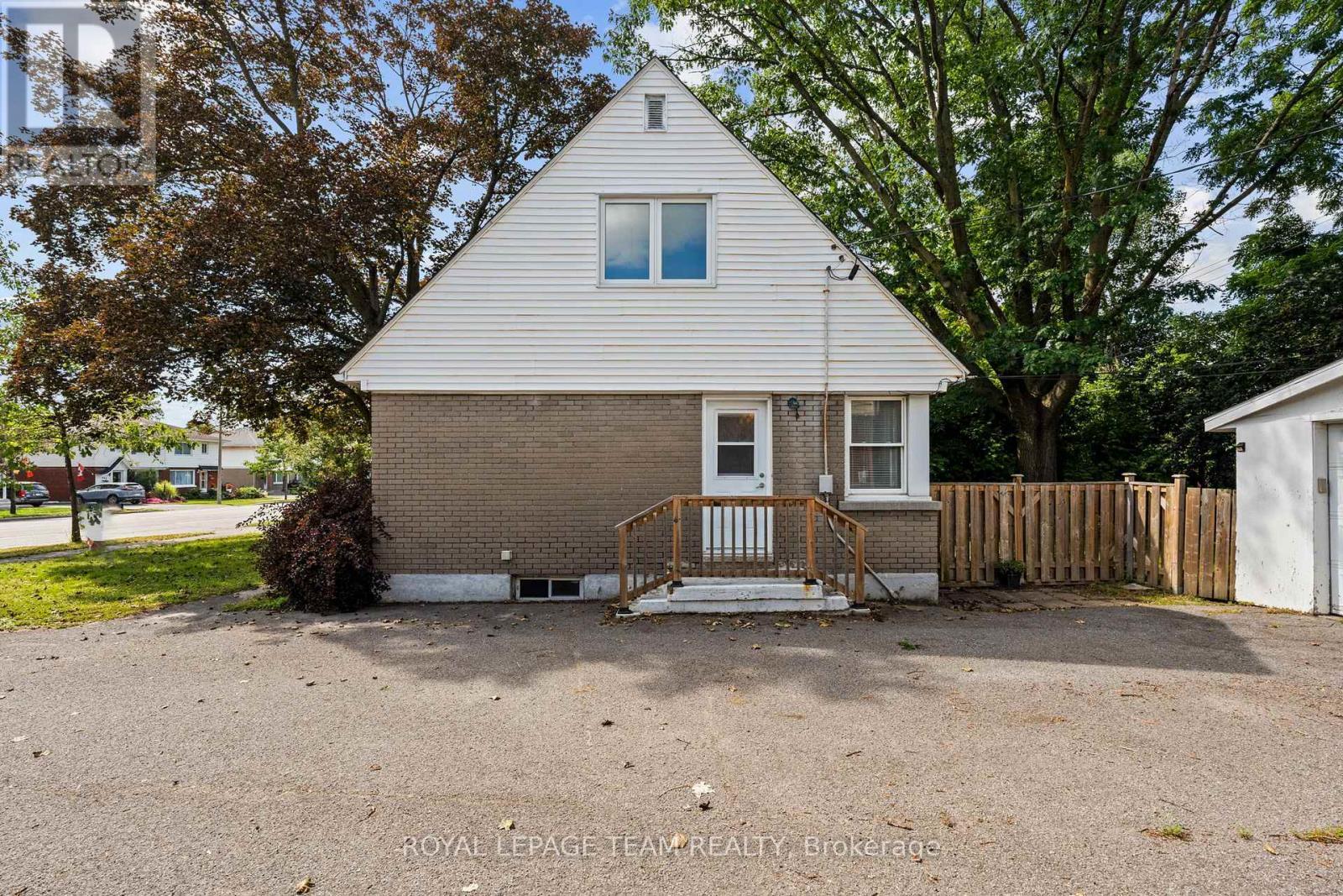873 Smyth Road, Ottawa, ON