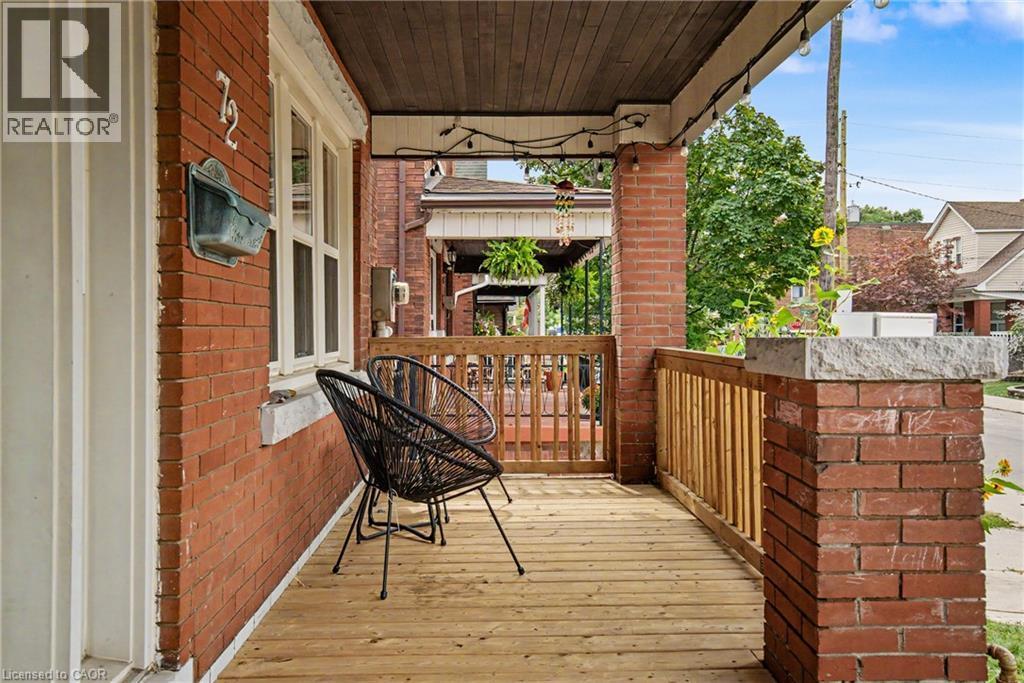 72 Garside Avenue N, Hamilton, ON