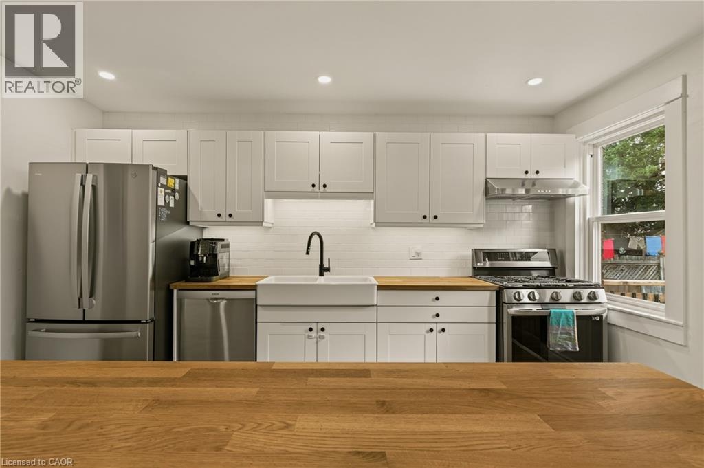 72 Garside Avenue N, Hamilton, ON
