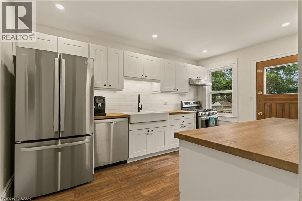 72 Garside Avenue N, Hamilton, ON