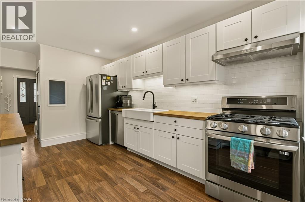 72 Garside Avenue N, Hamilton, ON