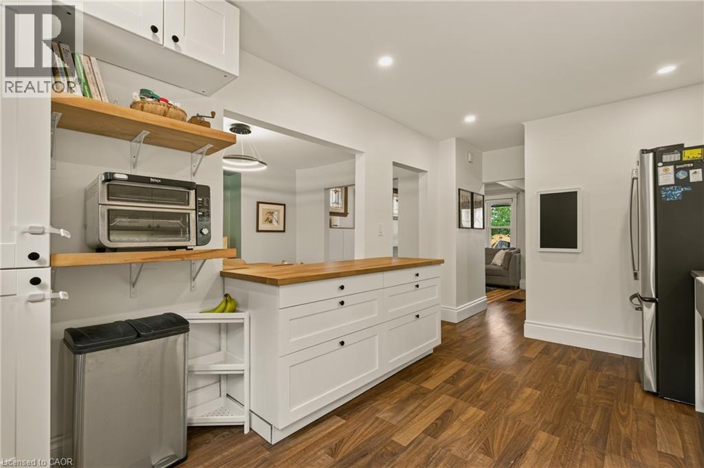 72 Garside Avenue N, Hamilton, ON