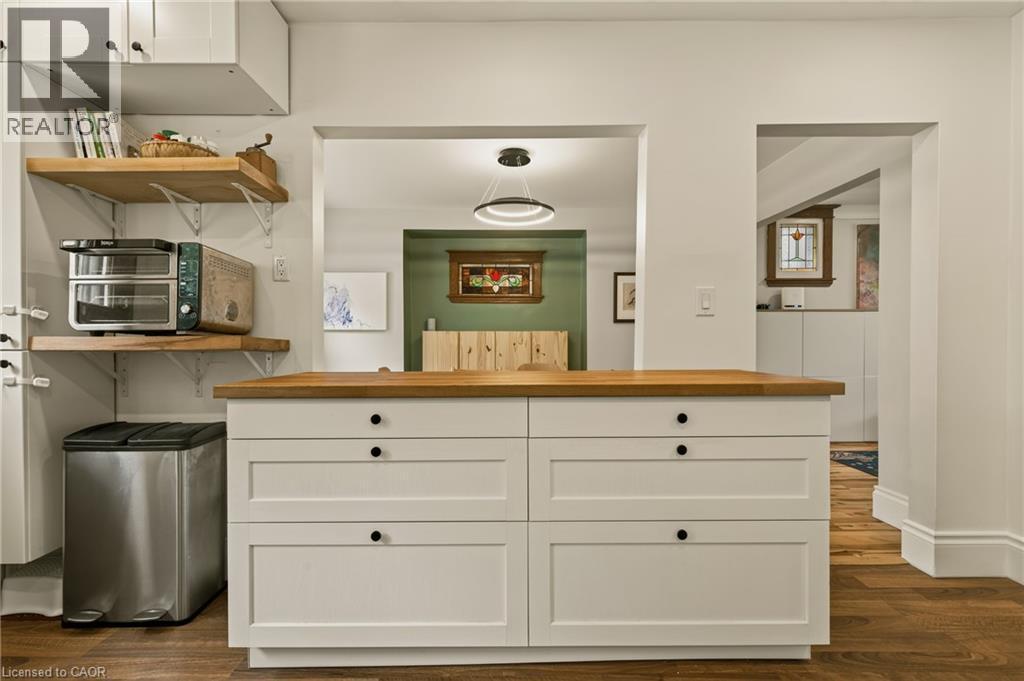 72 Garside Avenue N, Hamilton, ON