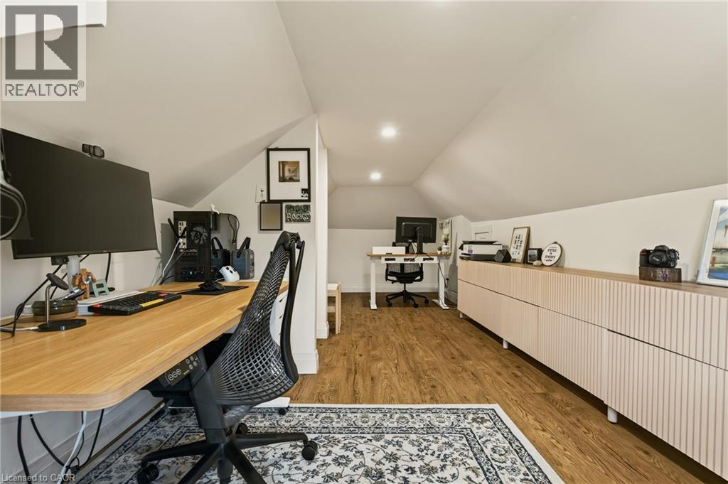 72 Garside Avenue N, Hamilton, ON