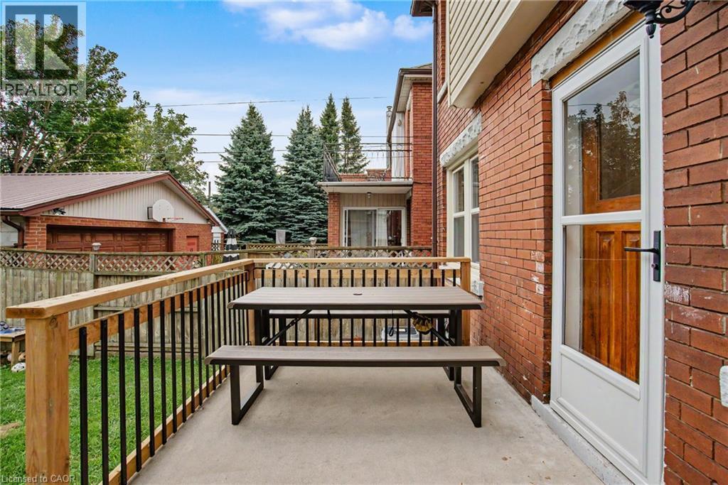 72 Garside Avenue N, Hamilton, ON