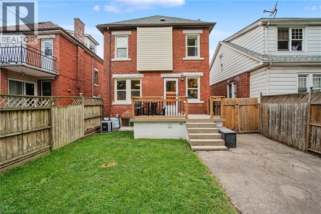 72 Garside Avenue N, Hamilton, ON