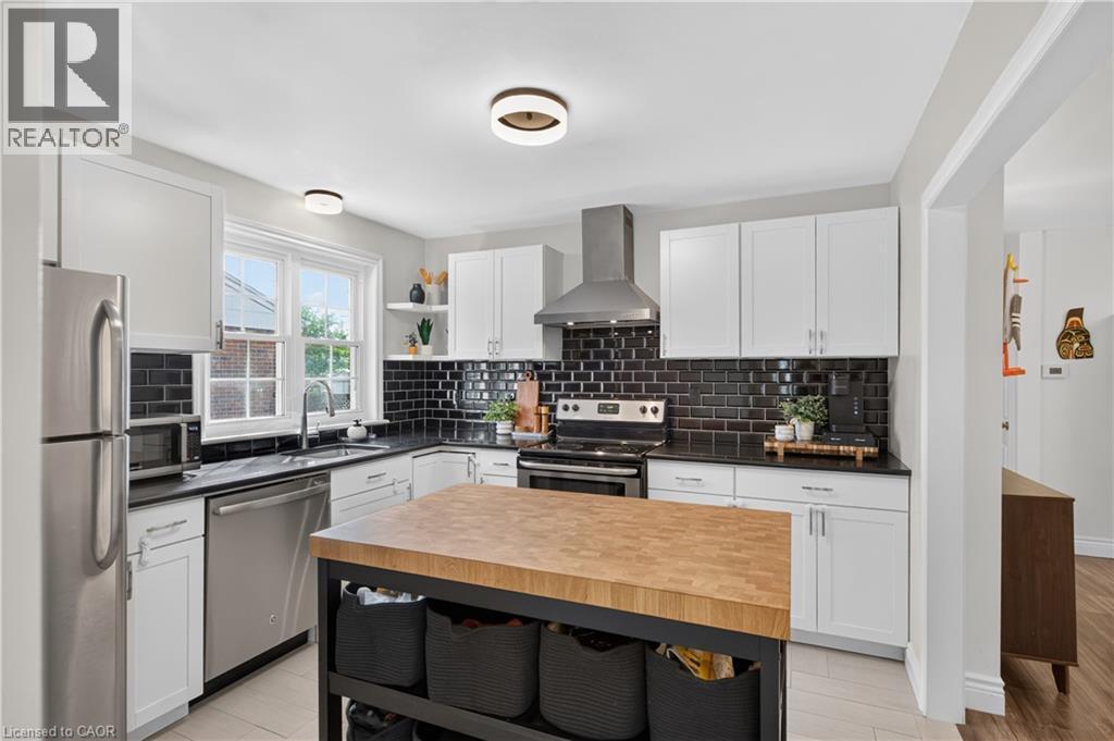 24 Castlefield Drive, Hamilton, ON