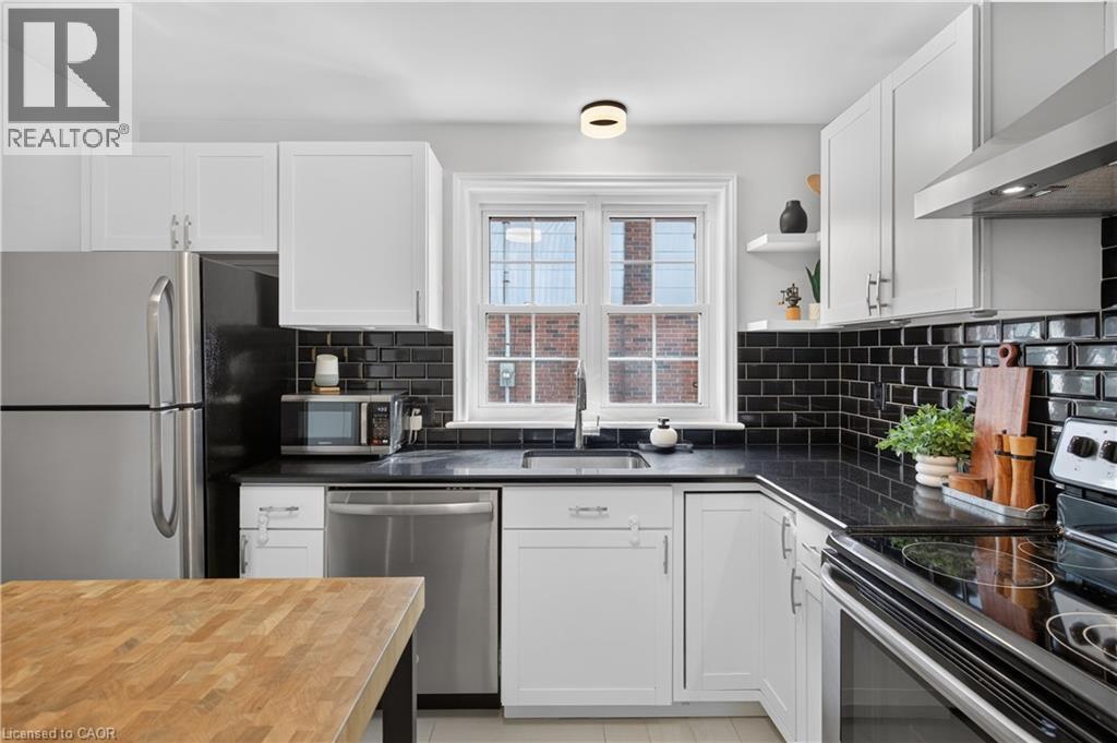 24 Castlefield Drive, Hamilton, ON