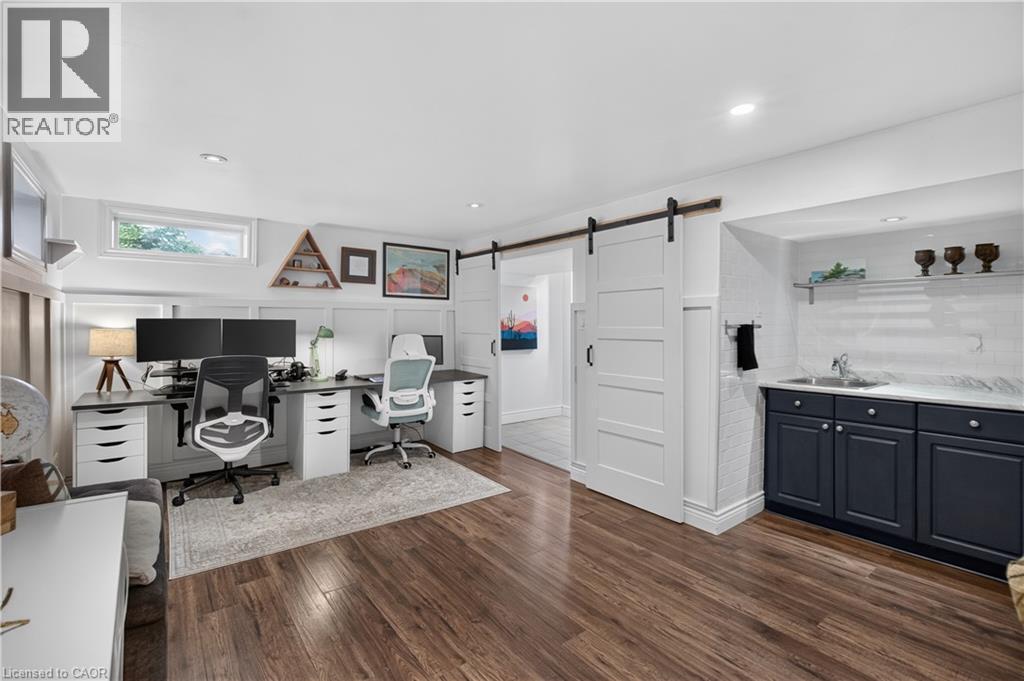 24 Castlefield Drive, Hamilton, ON
