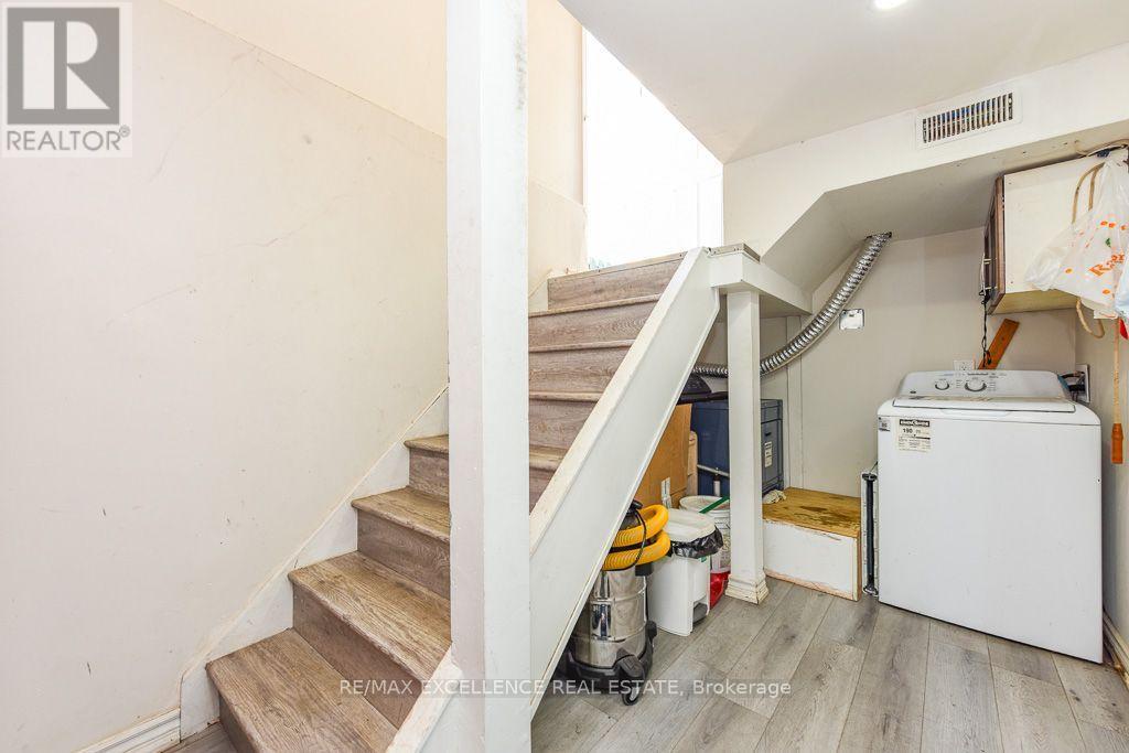 7150 Minotola Avenue, Mississauga, ON